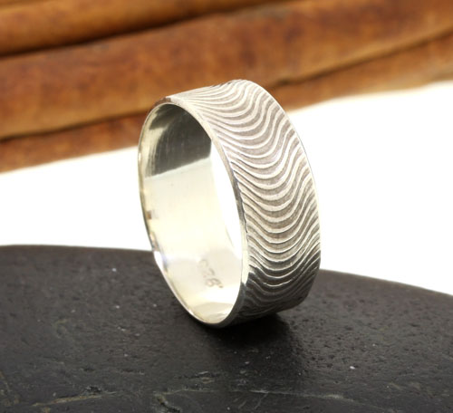 Rita_Silver_ring_with_Wave_Print_2